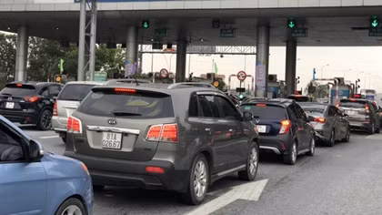 Automatic toll collection set for all expressways in Vietnam by August