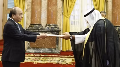 State leader receives Kuwaiti and Israeli ambassadors