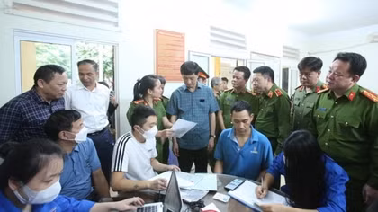 Deputy Minister Nguyen Duy Ngoc inspects implementation of Project 06 at police unit in Hanoi