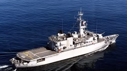 French naval vessel visits Vietnam