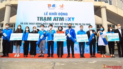 Free oxygen ATM programme kicked off in Hanoi