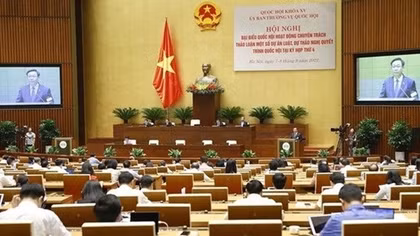 Legislators discuss draft bills, resolution to be approved at NA session