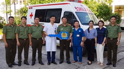 MPS presents ambulance to Ha Giang General Hospital