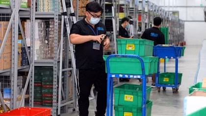 Online shopping continues to boom in 2022
