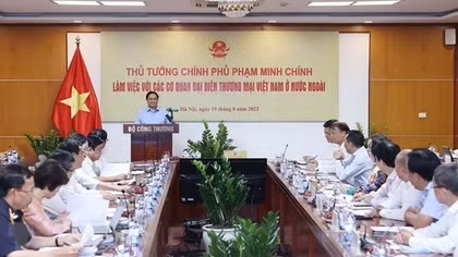 PM chairs teleconference with trade representative offices abroad