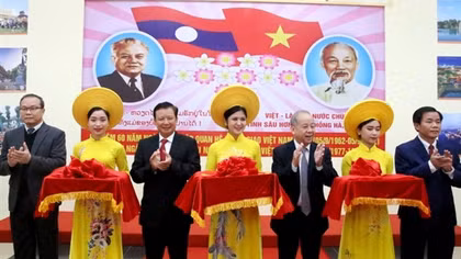 Exhibition highlights Vietnam - Laos diplomatic ties