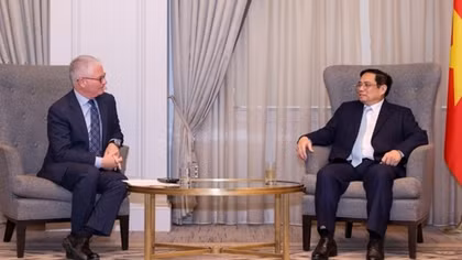 PM receives US business leaders, attends opening ceremony of FPT’s office