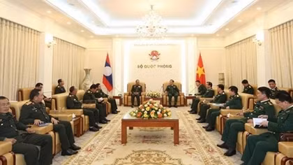 Vietnamese, Lao border guards to strengthen cooperation