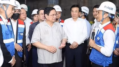 Government to work with HCM City regularly to boost city’s growth: PM