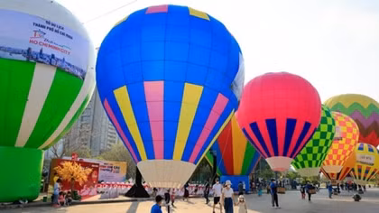 Hot air balloon festival celebrates 1st founding anniversary of Thu Duc City