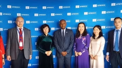 Vietnam attends 215th session of UNESCO Executive Board