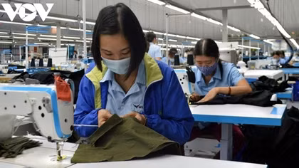 Exports nosedive in first half of February, trade deficit hits US$4 bln