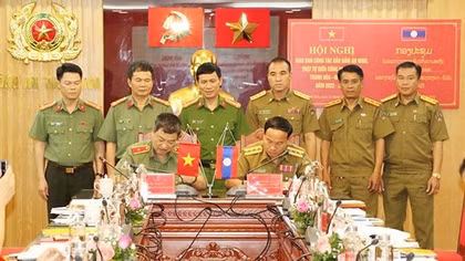 Thanh Hoa police department signs cooperation deal with Lao counterpart