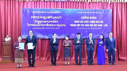 Vietnam, Laos further strengthen education cooperation