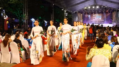 HCM City Festival honours traditional Vietnamese long dress