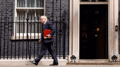 UK PM Johnson set to step down amid mass exodus by cabinet