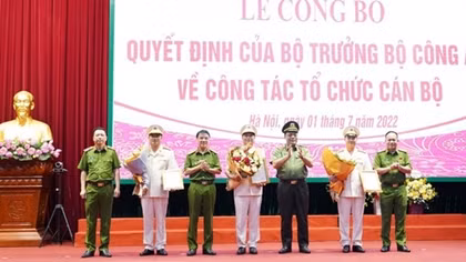 3 vice police chiefs of Hanoi appointed