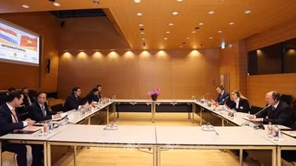 PM meets Luxembourg economic group leaders
