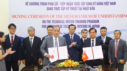 Japan to recruit Vietnamese interns under newly signed MoU