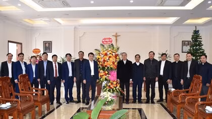 Leaders of the Ministry of Public Security congratulate Catholics and Protestants on the occasion of Christmas