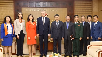 Deputy Minister Luong Tam Quang receives UN Deputy Secretary-General