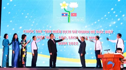 Over 5,800 people join second week of history quiz on Vietnam-Laos ties