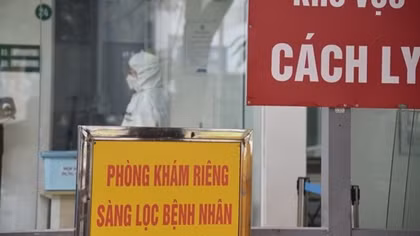 Vietnam confirms nearly 16,000 new infections, 166 Omicron cases