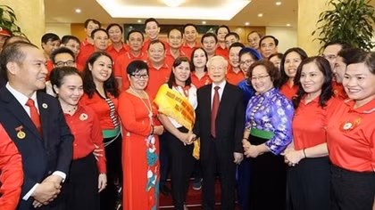 Party leader meets delegates to Red Cross Society’s national congress