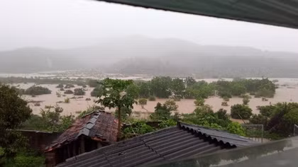 Hundreds of houses in Bac Giang inundated by flood water