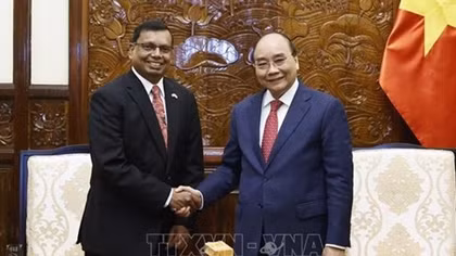 President receives outgoing ambassadors of Sri Lanka, Cambodia