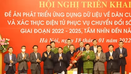 PM Pham Minh Chinh: People, businesses play center role in national digital transformation