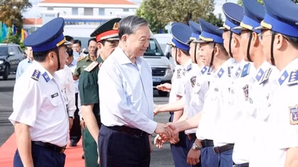Vietnam Coast Guard must be an elite, streamlined and strong force: Party General Secretary