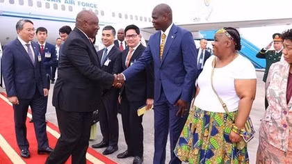 South African President begins state visit to Vietnam