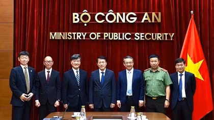 Minister Luong Tam Quang hosts Vice President of Japan Association of Public Health