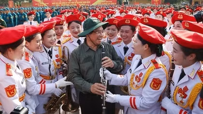 PM encourages forces ahead of 50th reunification anniversary parade