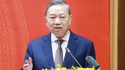 Party leader highlights power of solidarity