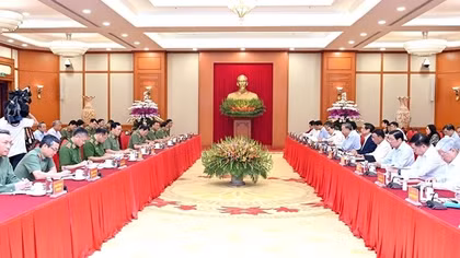 Politburo works with Public Security Central Party Committee’s Standing Board
