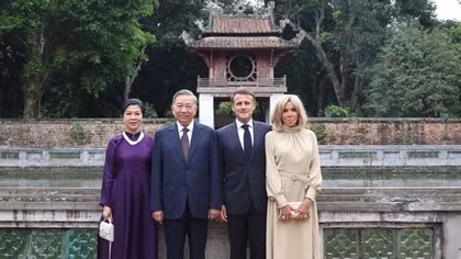 Vietnamese Party General Secretary, French President visit Vietnam’s first national university