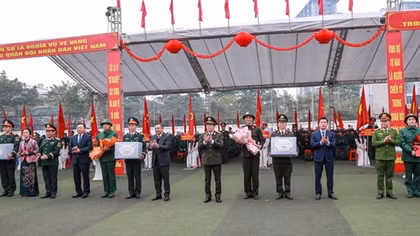Deputy Minister Le Quoc Hung attends 2025 Military Enlistment Ceremony in Dong Da district
