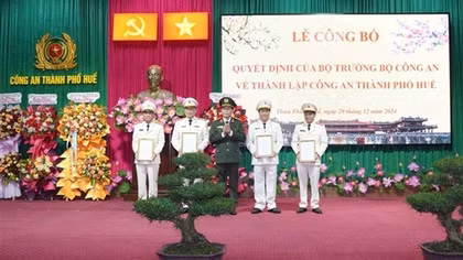 Police Department of centrally-run Hue City makes debut