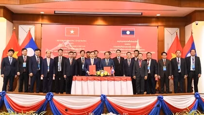 Vietnamese, Lao police strengthen counter-narcotics cooperation