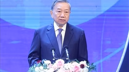 Party General Secretary lauds finance sector’s contributions to national economy