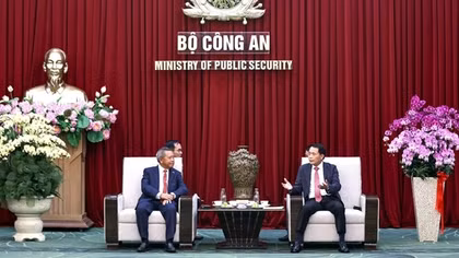 Strengthening cooperation between Vietnamese and Lao Public Security Forces