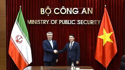 Iranian Ambassador bids farewell to Minister Luong Tam Quang