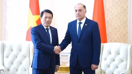 Minister Luong Tam Quang holds talks with Belarusian Security Council Secretary