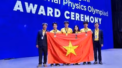 All four Vietnamese students win medals at Al-Fergani International Physics Olympiad