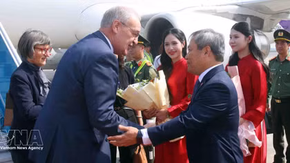 Swiss President Guy Parmelin arrives in Hanoi, beginning official visit to Vietnam