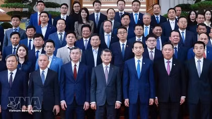 PM urges Chinese firms to increase investment with higher quality, advanced technologies
